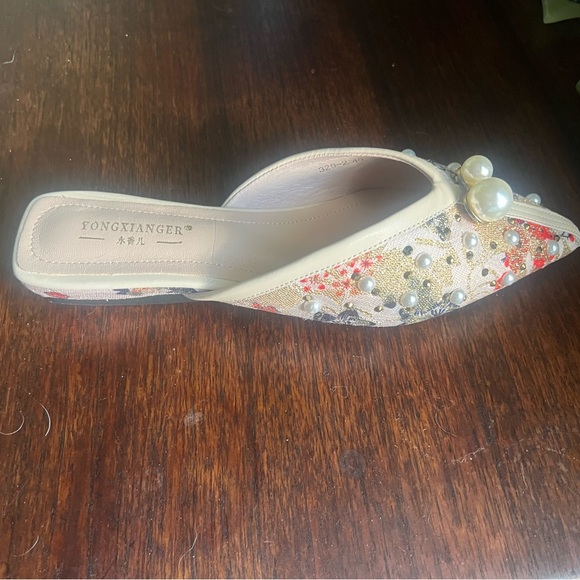 GORGEOUS! NEVER WORN***Hxlber Women's Mules Rhinestone Pointed Toe Flat Size 8.5 - Picture 5 of 7